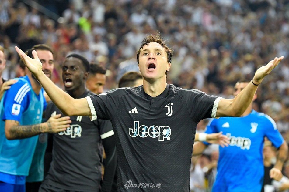 交媒体上发 交媒体上发